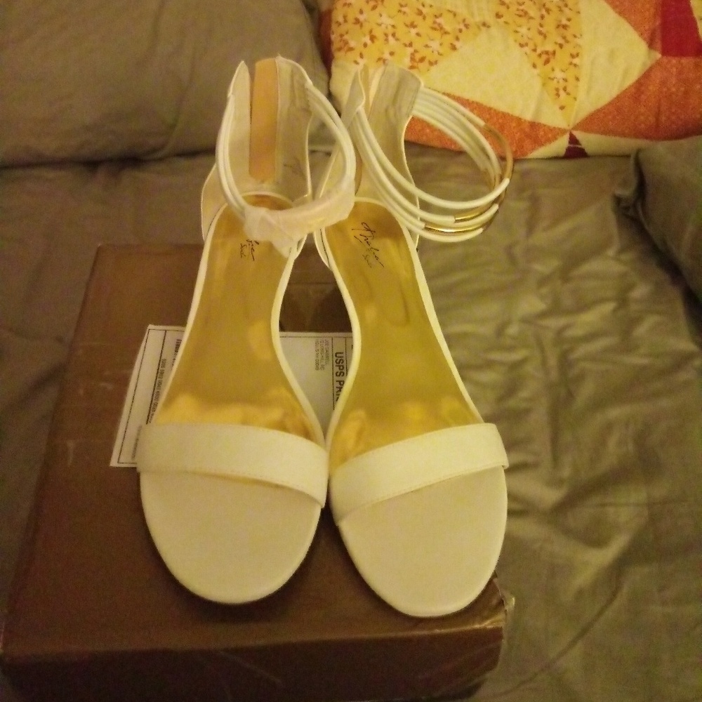 Thalia sodi shoes size 12 new still in box